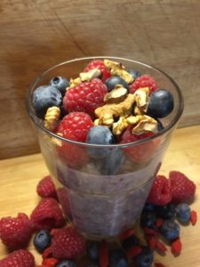 red berry superfood powder blend Evanmore overnight oats recipe idea